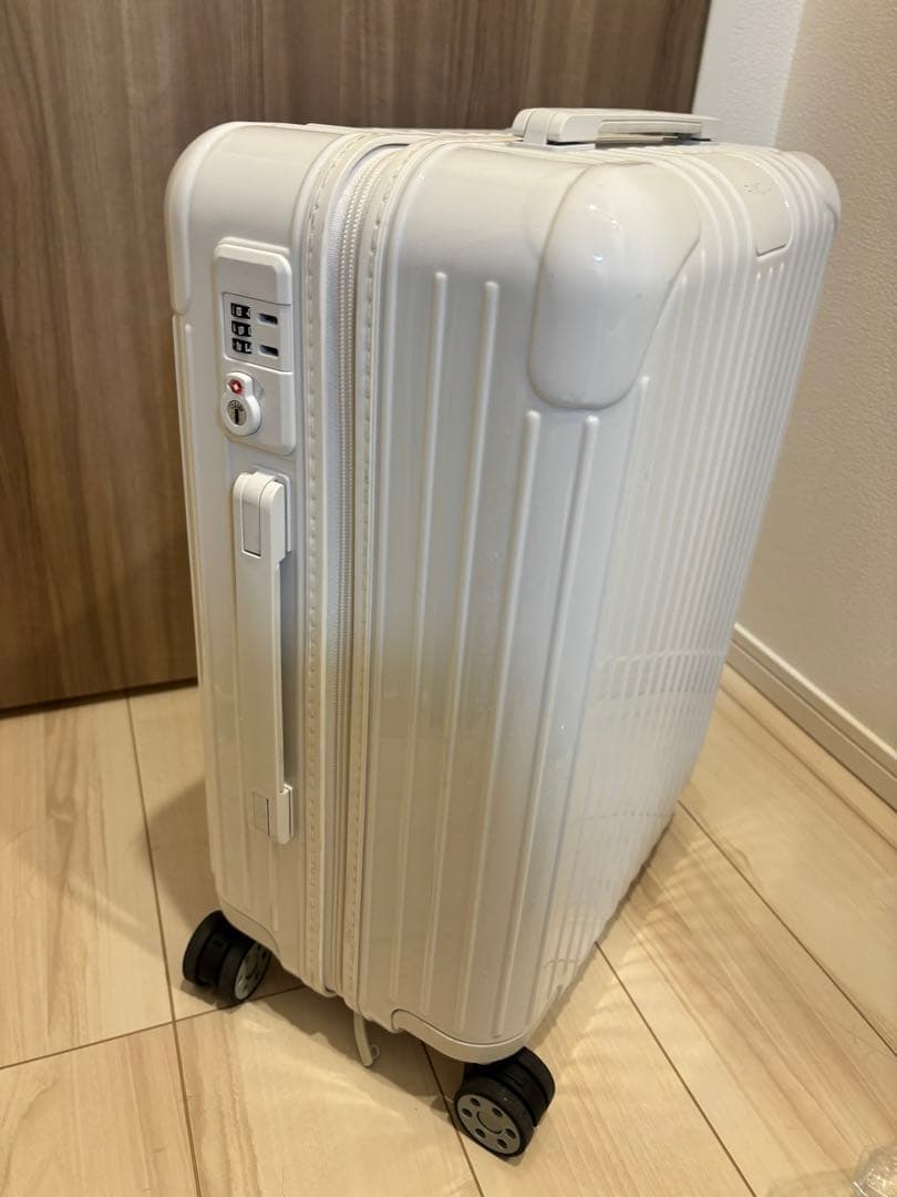 リモワ　エッセンシャルキャビン グロスホワイト