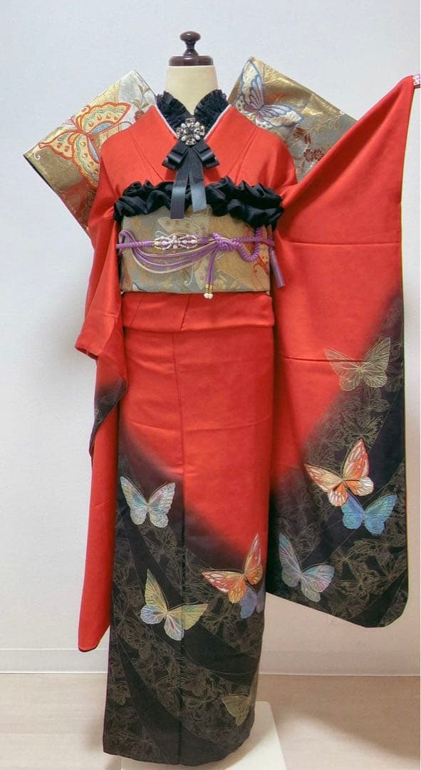 美品　蝶 金銀彩 染分け 赤 正絹 秀品 振袖7点セット　振袖セット　成人式