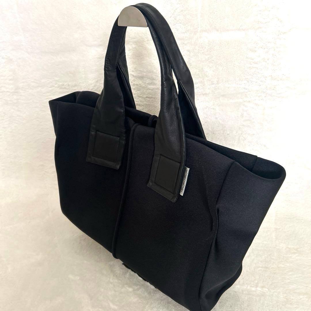 ✨極美品✨【kawa-kawa】カワカワ ボストン級軽量バック黒色　L サイズ