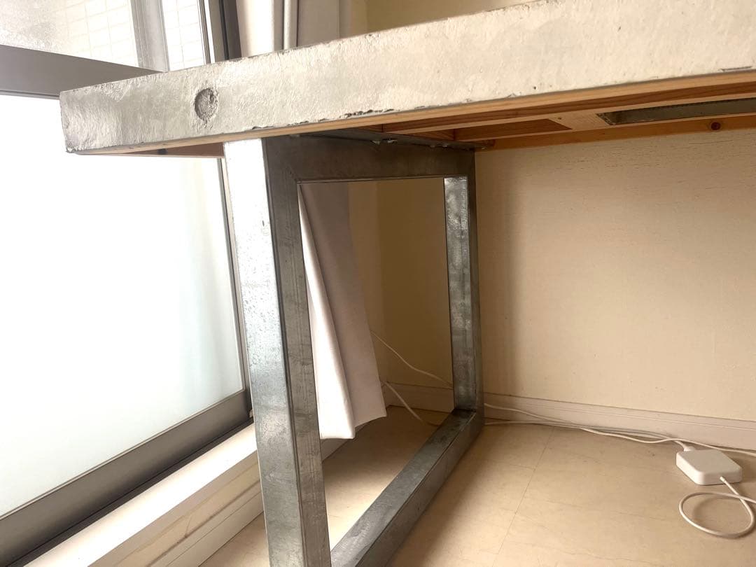 引越特別価格【特注品】モルタル天板　ダイニングテーブル