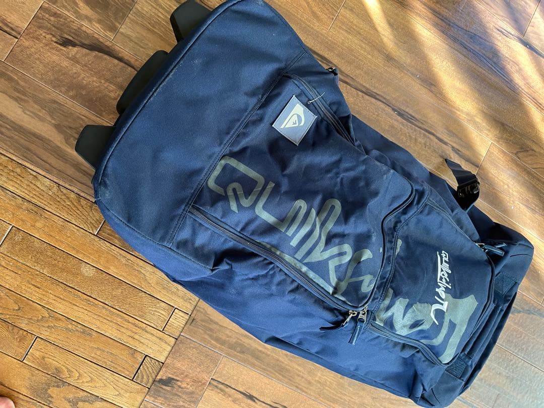 Quiksilver 大型キャリーバッグ　ネイビー