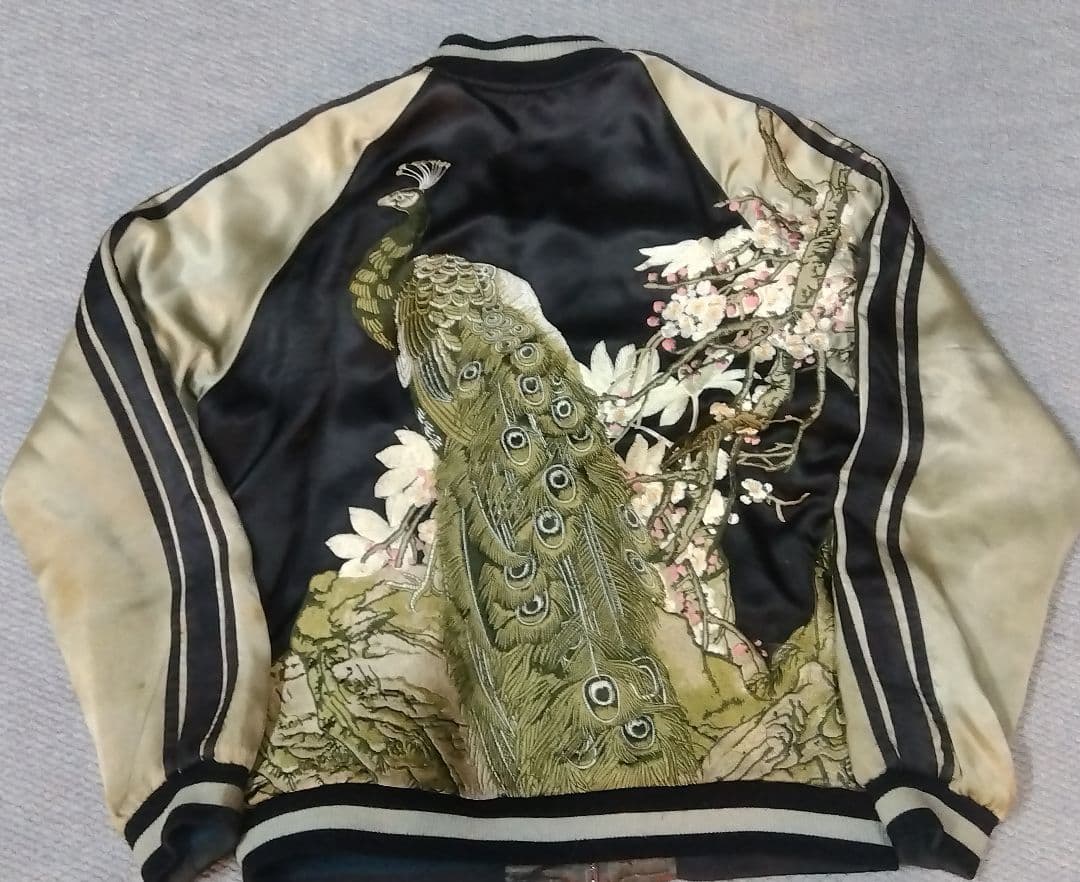 花旅楽団スクリプト リバーシブルスカジャン 白孔雀柄 レーヨン製 sizeM