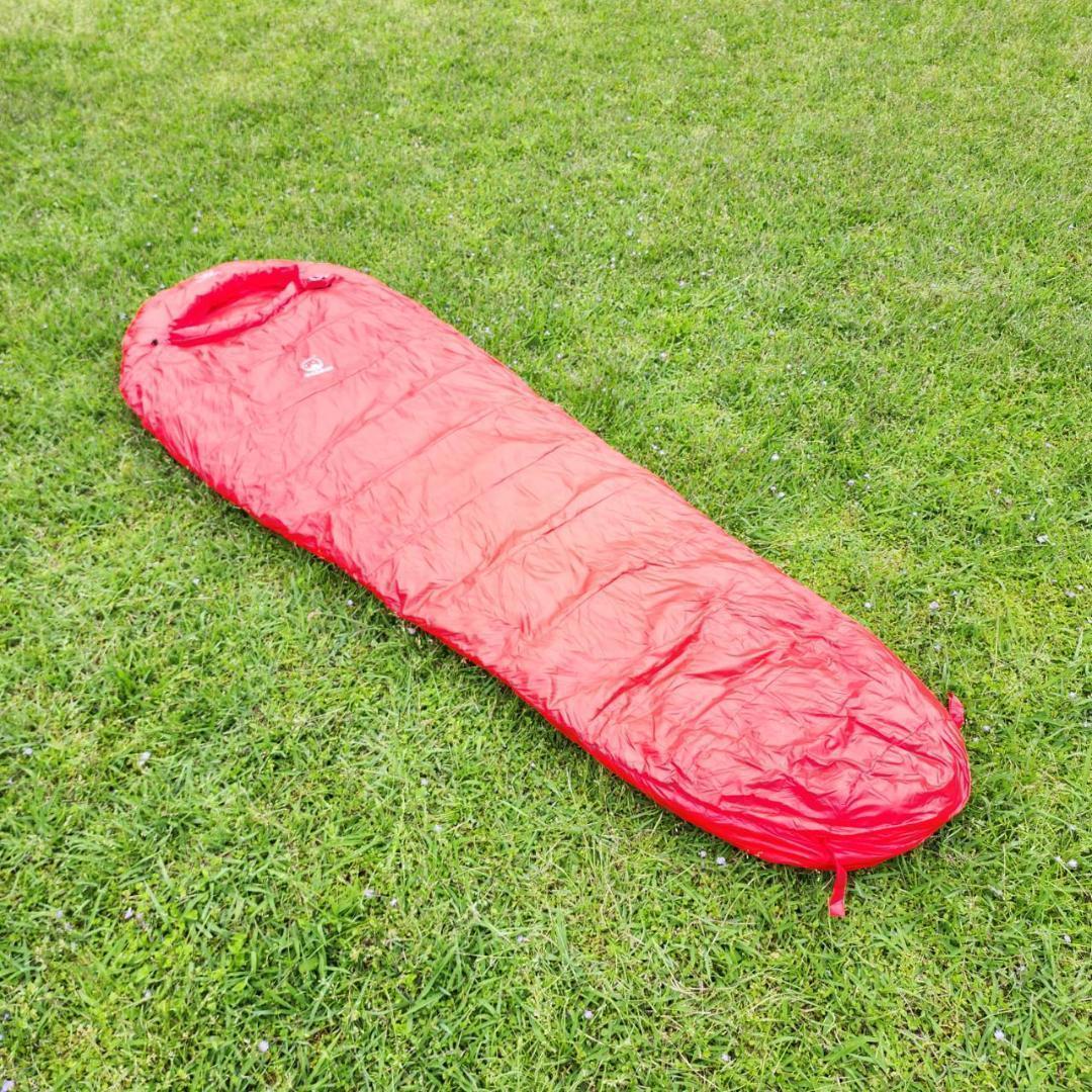 ★人気＆特価★寝心地最高！　マミー型　寝袋 ダウンシュラフ　400g　レッド