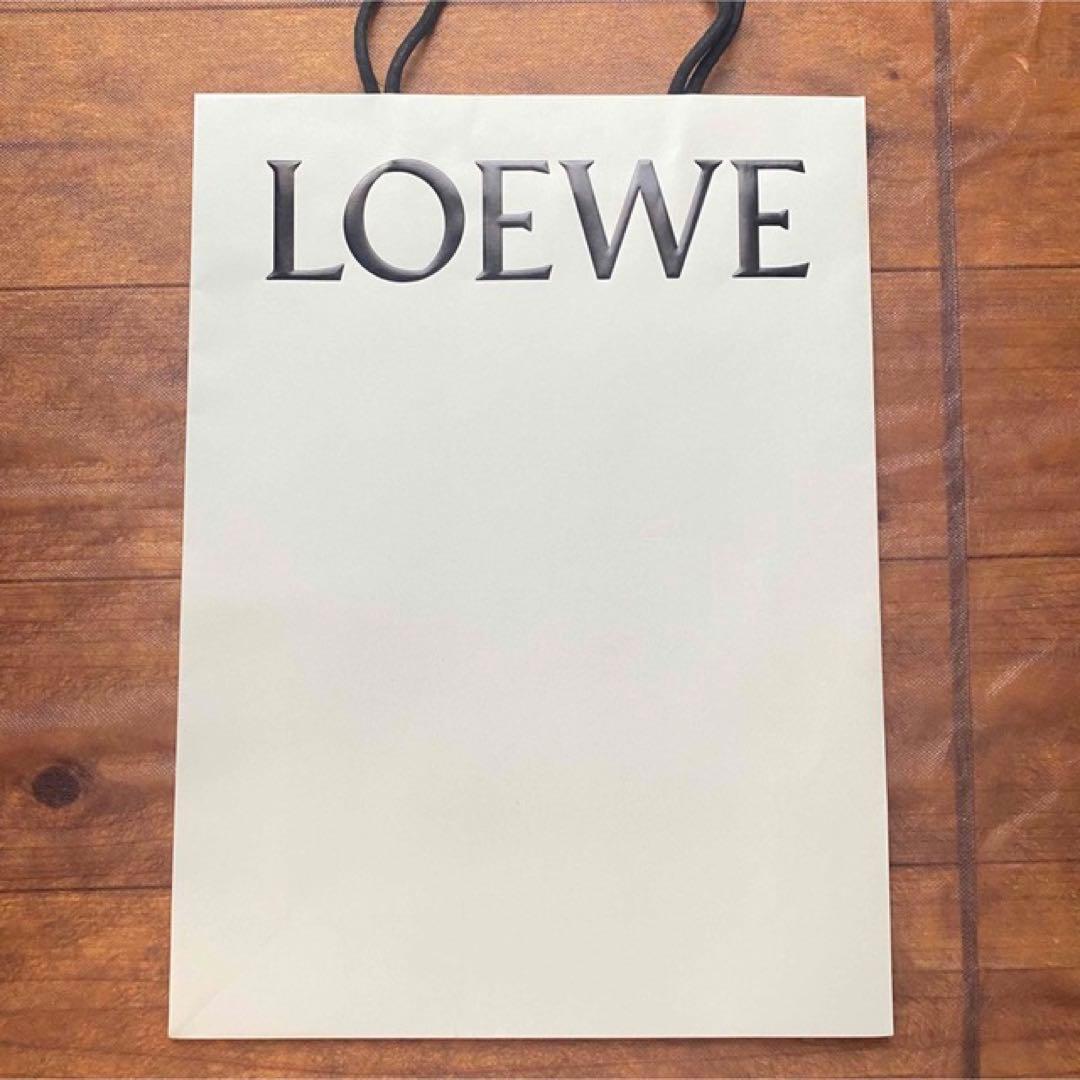LOEWE ホワイト マフラー フリンジ付き