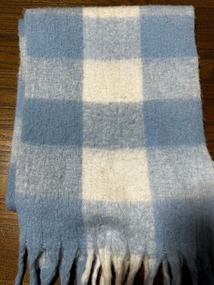 Acne Studios ウールマフラー 青と白のチェック