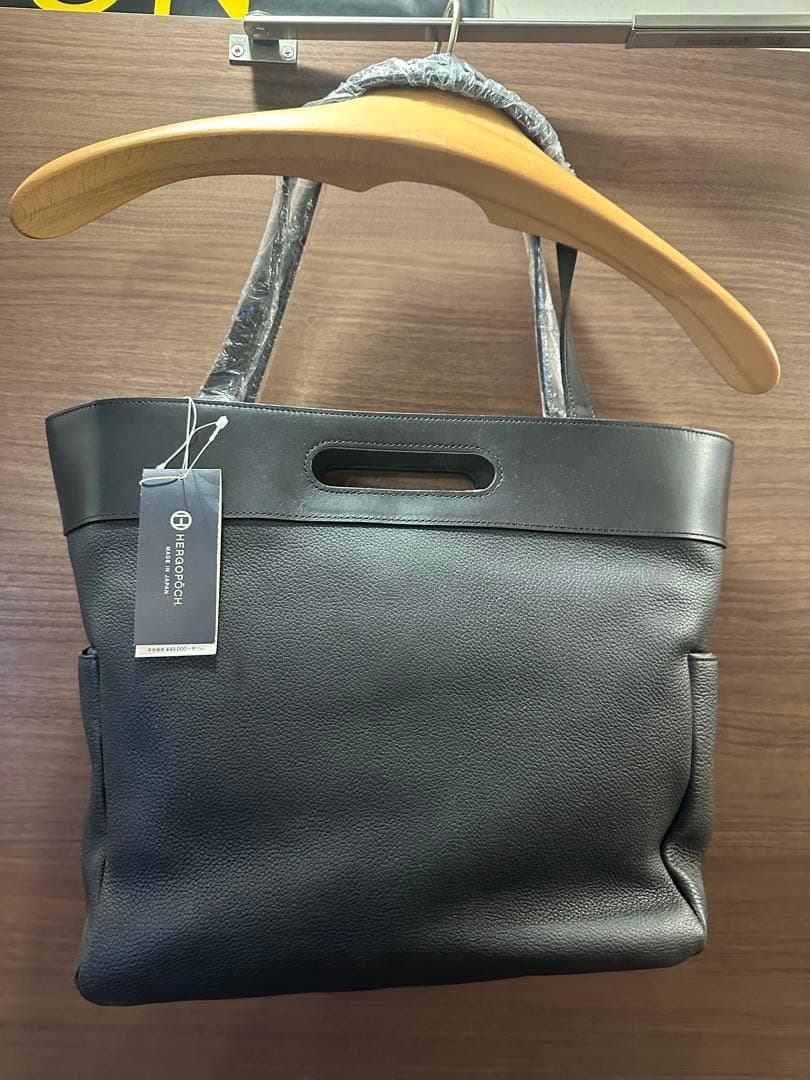 HERGOPOCH レザー トートバッグ 黒 外ポケット付き 未使用品