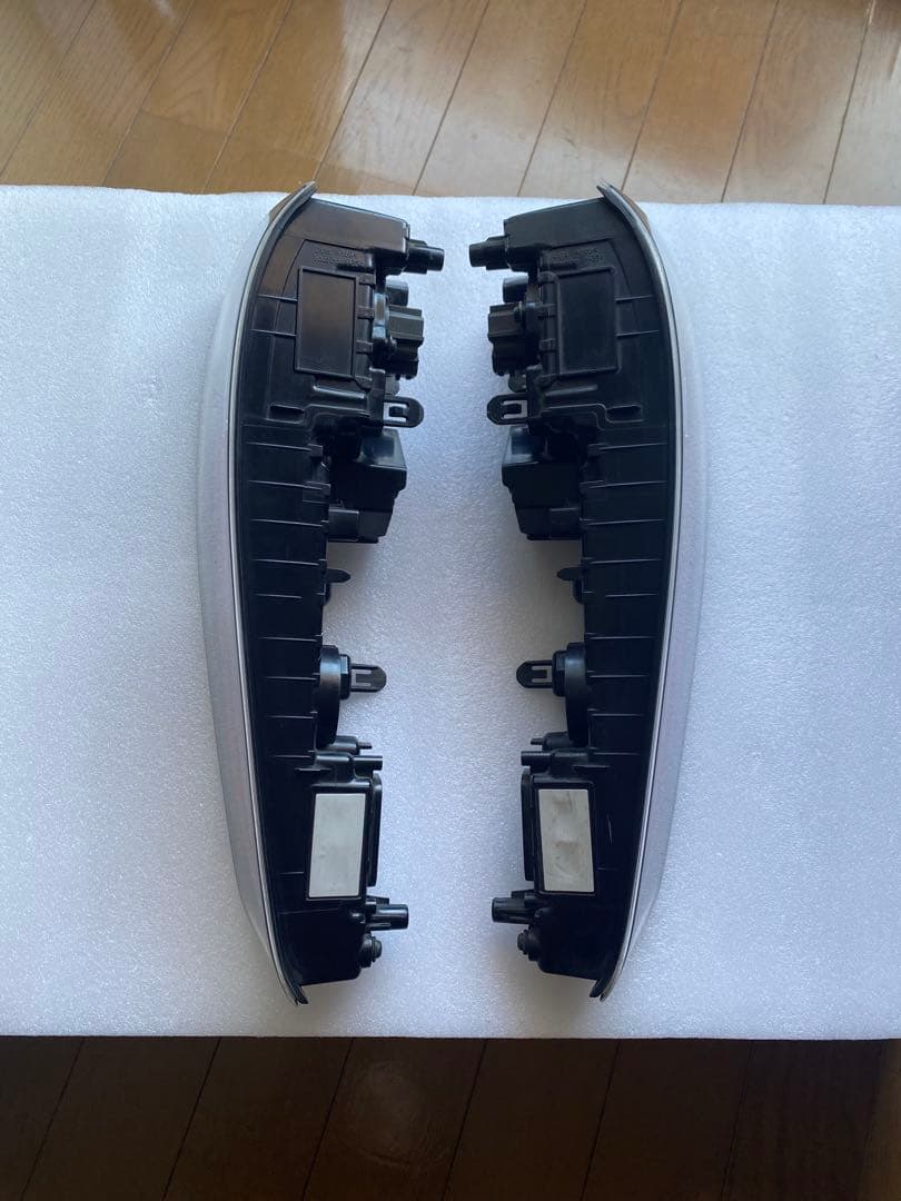 【プリウス50系】純正リアコンビネーションランプ左右セット テールランプ