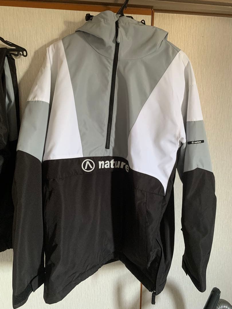 バートンスノボーウエア決まりました