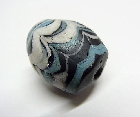 ★G2703★古代とんぼ玉 (A47) イスラム大粒　ガラスビーズ　かきあげ文様