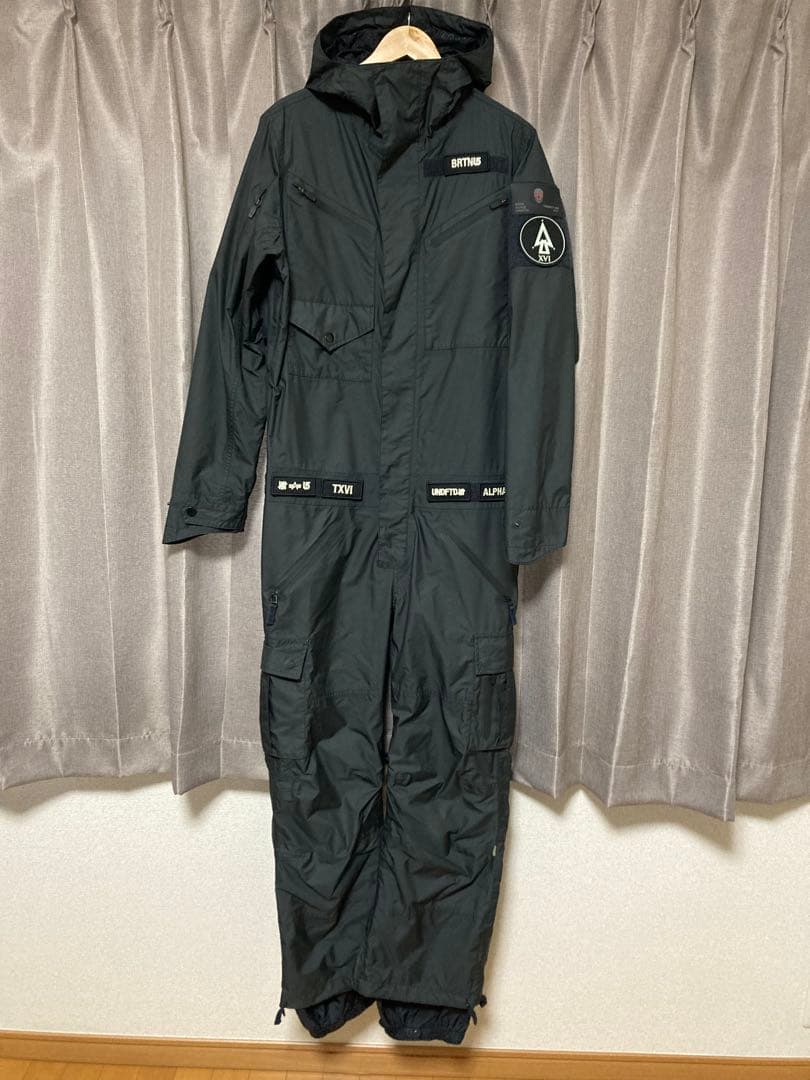 BURTON （バートン）×UNDEFEATED × Alphaのコラボウェア