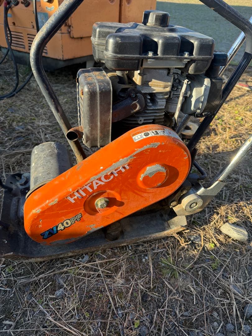 日立建機　HITACHI プレートコンパクター　ZV40PF