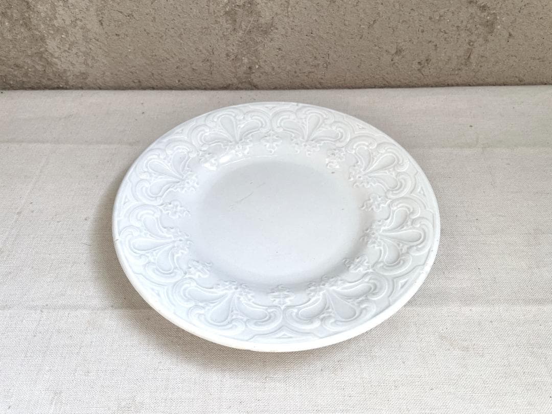 クレイユモントローレリーフ 平皿 N-891/フランスアンティーク