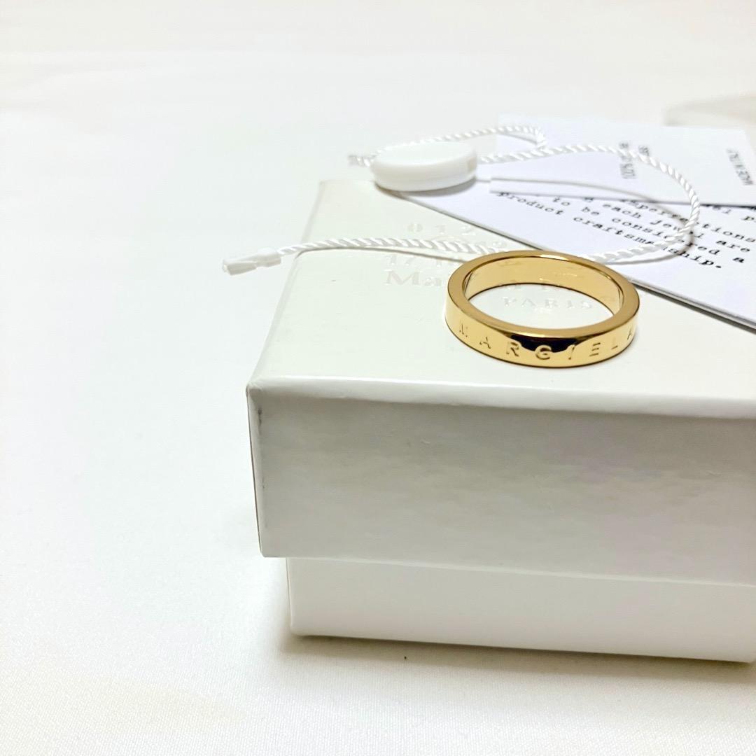 新品 5 マルジェラ MM6 23aw ブランドロゴリング 金 薄型 17193