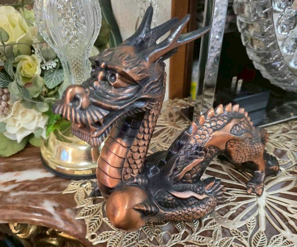 龍の置物　オブジェ