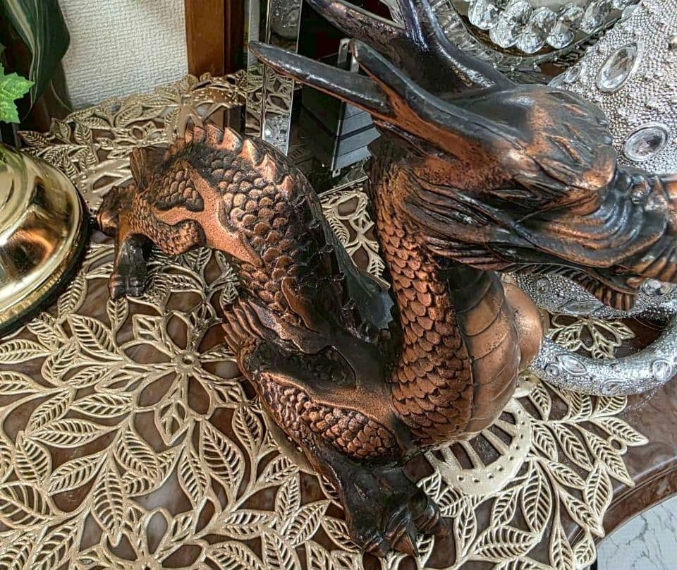 龍の置物　オブジェ