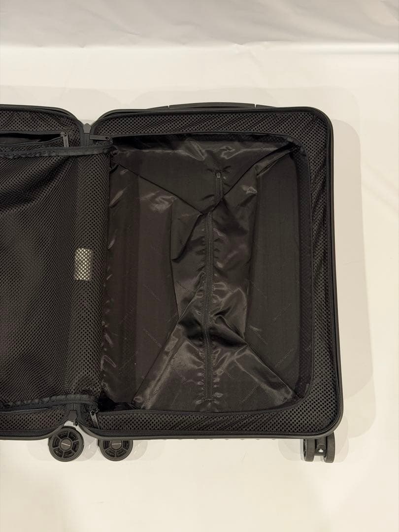 【希少・機内持込可】RIMOWA × PORSCHE コラボスーツケース艶消し黒