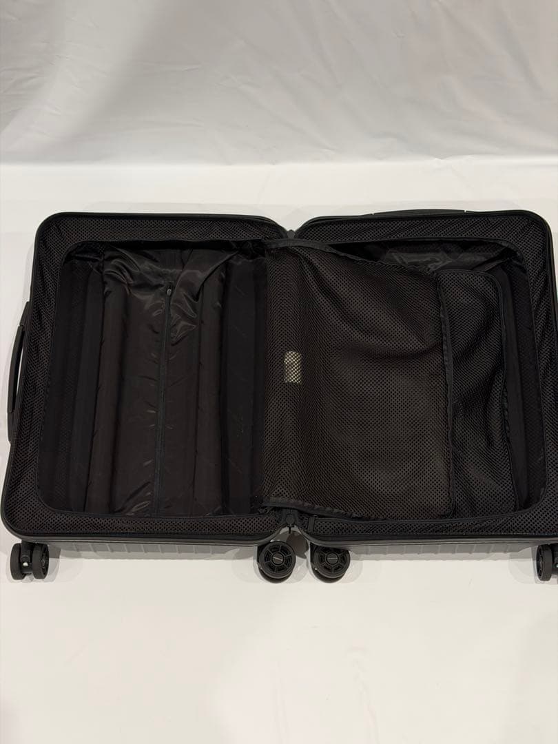 【希少・機内持込可】RIMOWA × PORSCHE コラボスーツケース艶消し黒