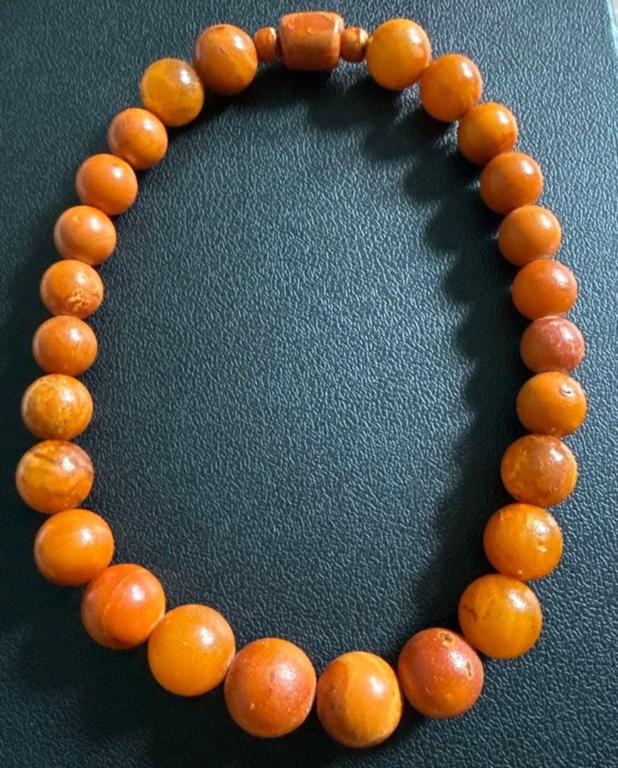 天然琥珀　アンバービーズ　ショートネックレス