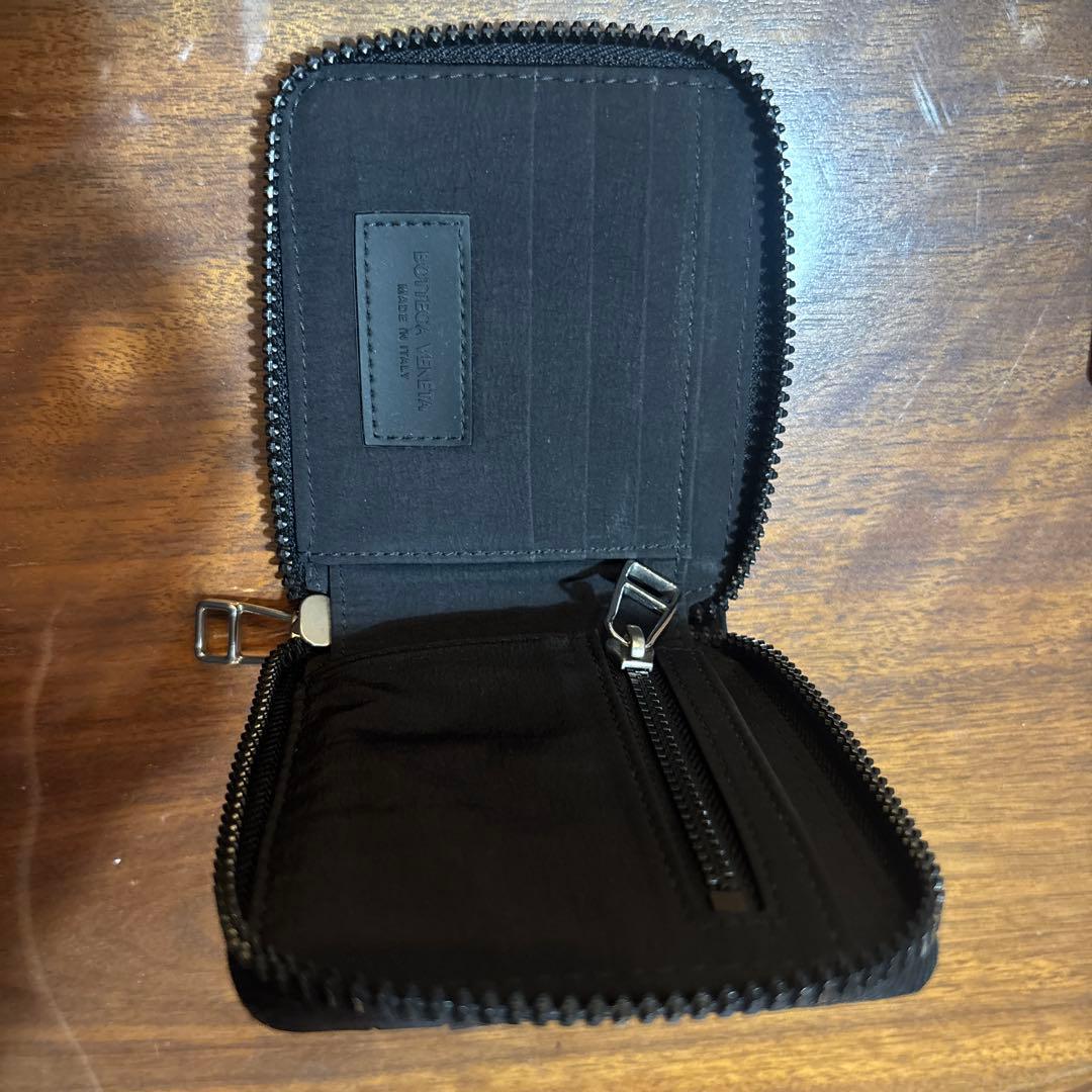 ボッテガヴェネタ　ラバー　ブラック　二つ折り財布