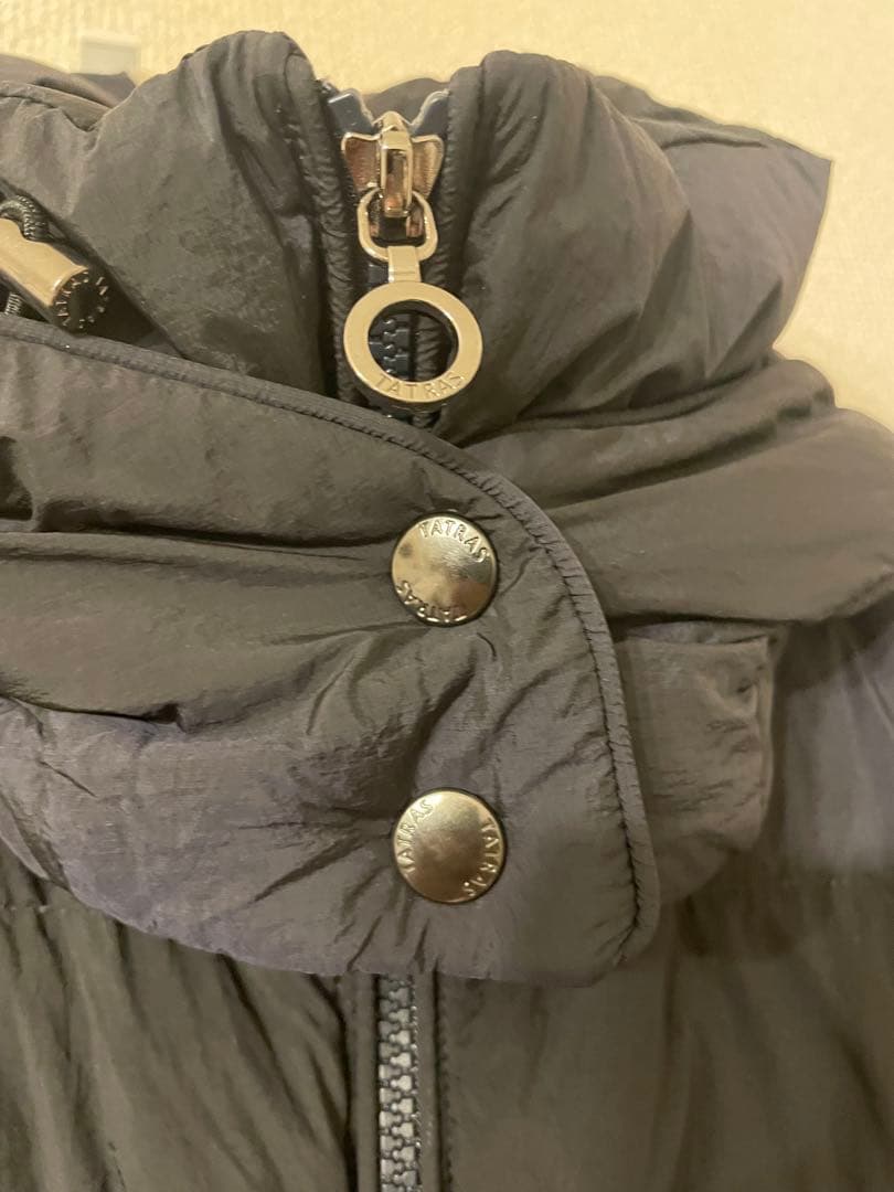 TATRASフード付きブラックロングダウンジャケット