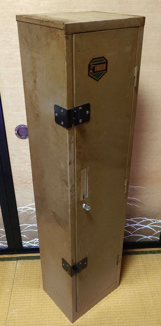 FRANCHI（フランキ） 金属製　ガンロッカー3丁用　鍵有り　固定用穴5箇所