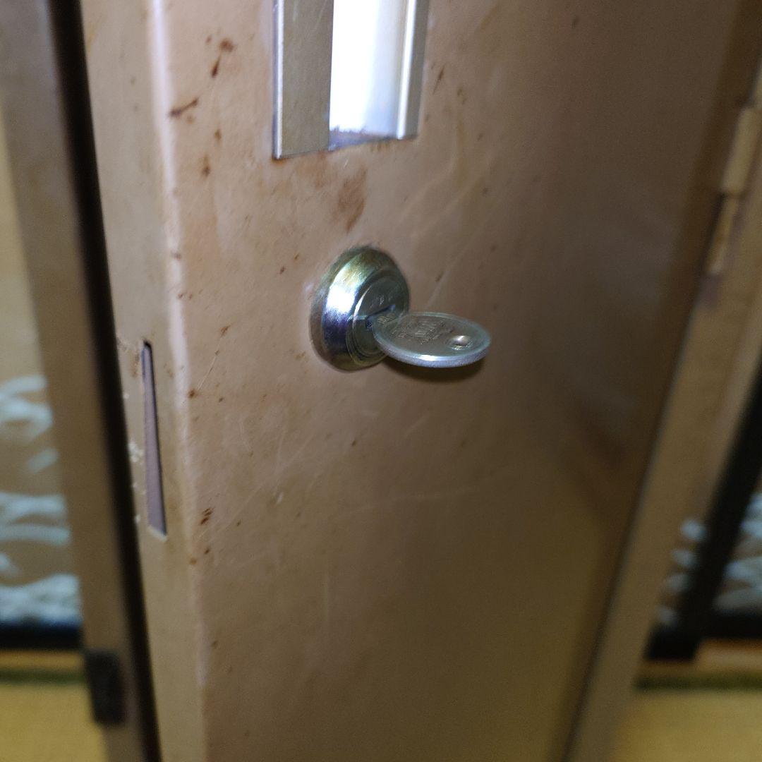 FRANCHI（フランキ） 金属製　ガンロッカー3丁用　鍵有り　固定用穴5箇所