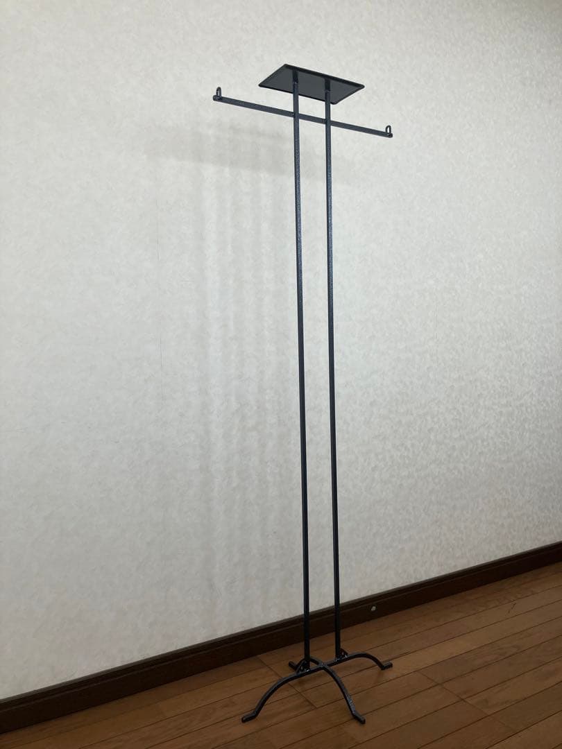 金属製ハンガーラック　デザインもの　ヴィンテージ