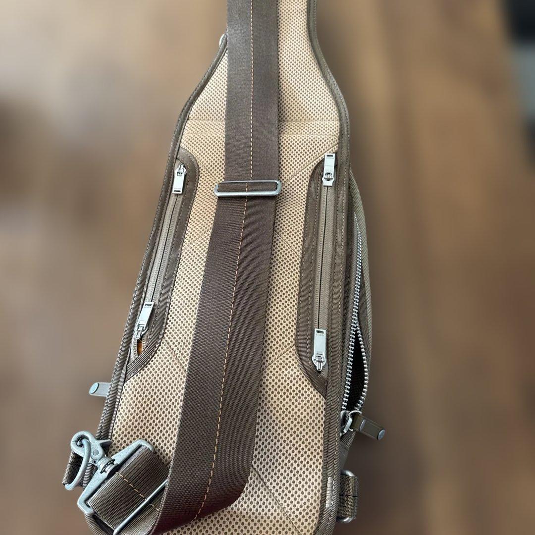 半額以下PORTER スリングバッグ ベージュ