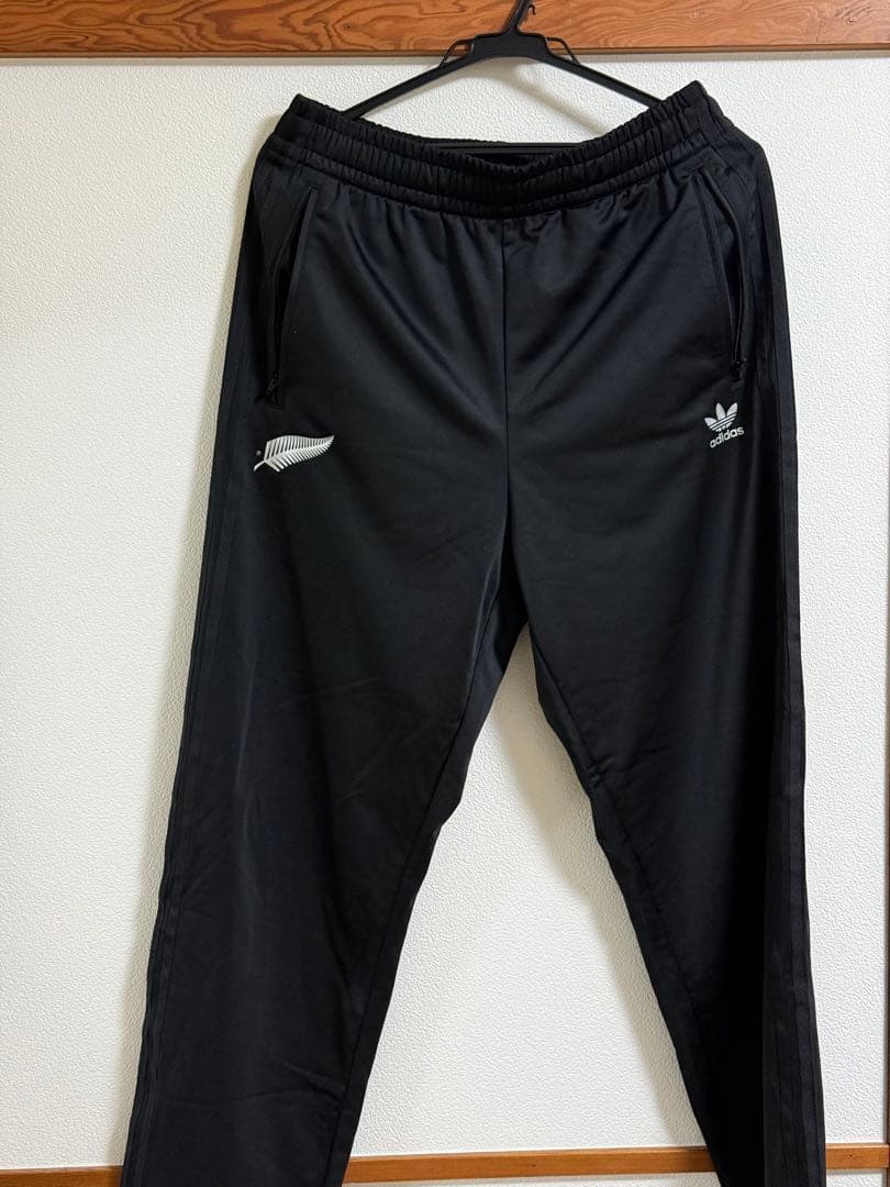 ウォーキング・ランニングウェア adidas all blacks firebird track pant