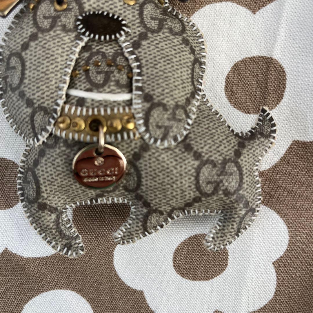 GUCCI 犬型キーホルダー ブルドッグ