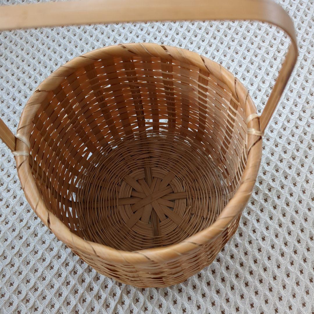 籐かご（竹みたいな細工）サイズ（15cm15cm）
