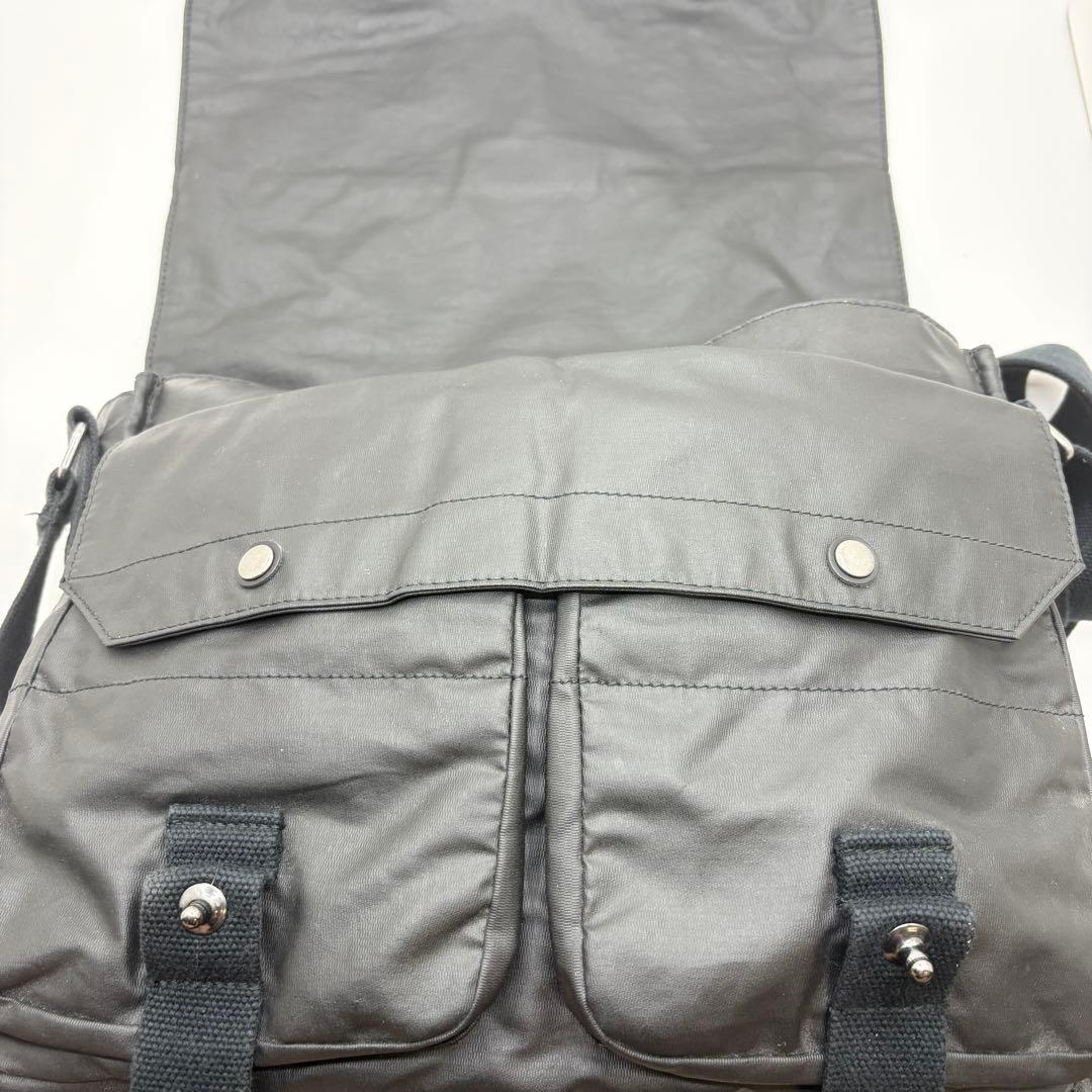 【美品/大容量】ヒューゴボスオレンジ　メッセンジャーバッグ　ブラック