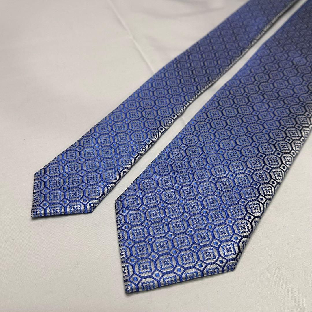 新品タグ付☆ブリオーニ☆ネクタイ☆ブルー☆シルバー☆パターン柄☆光沢☆682