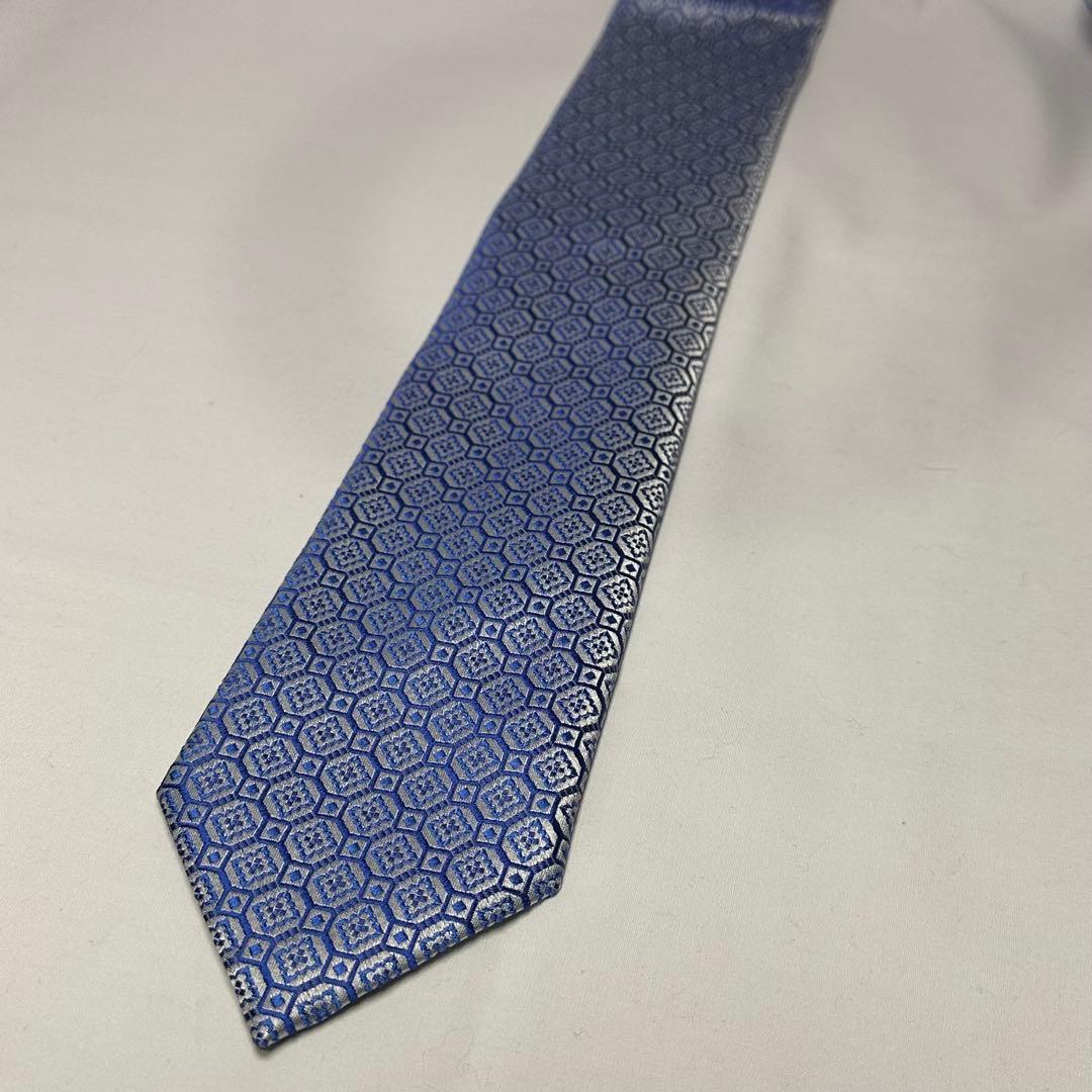 新品タグ付☆ブリオーニ☆ネクタイ☆ブルー☆シルバー☆パターン柄☆光沢☆682