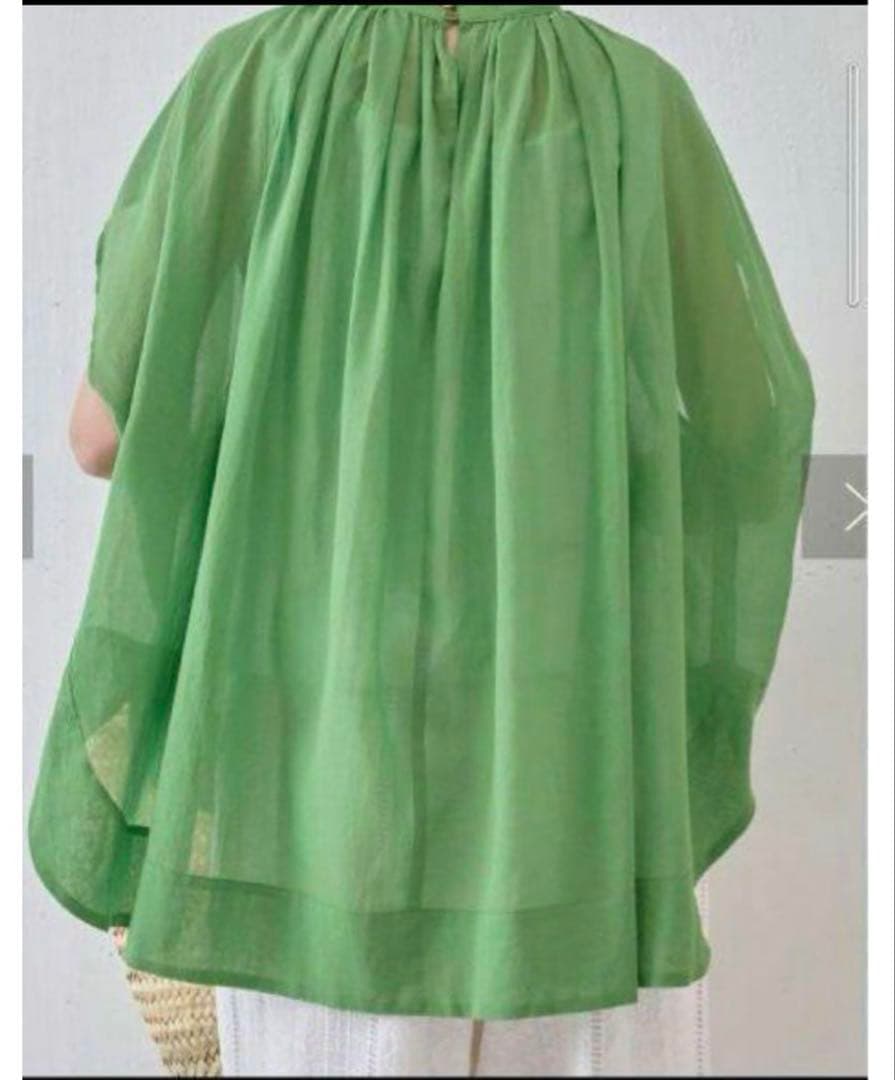 新品　BEARDSLEY コットンシフォンギャザー 丸ブラウス