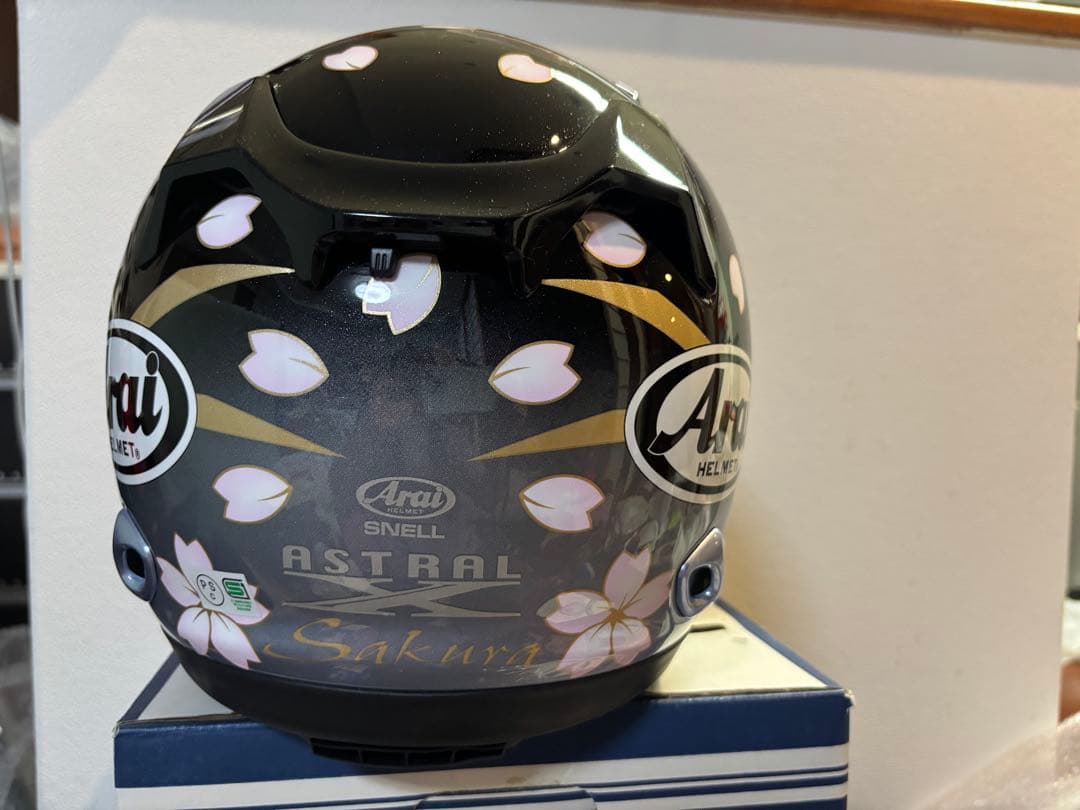 Arai AstralXSakuraフルフェイスヘルメット