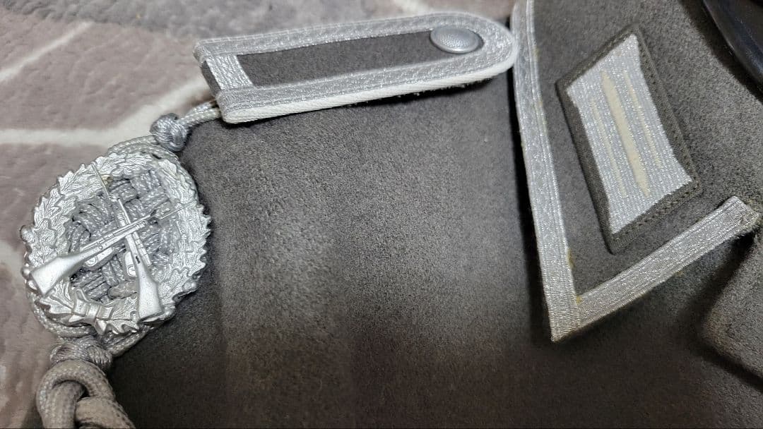 東ドイツ 国家人民軍 地上軍 下級軍曹 制服、制帽、ベルト、ズボン一式セット