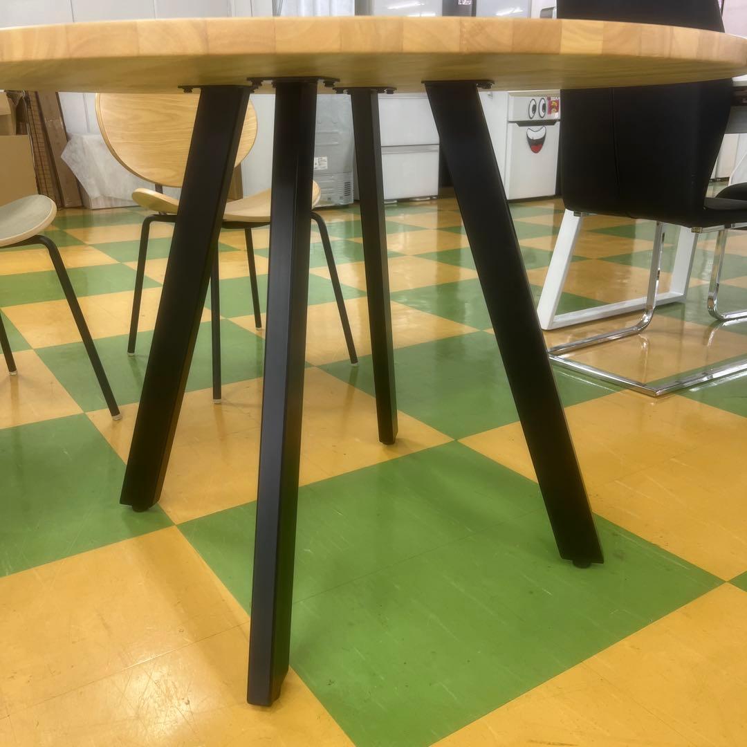 105 KANADEMONO 円形木製ダイニングテーブル