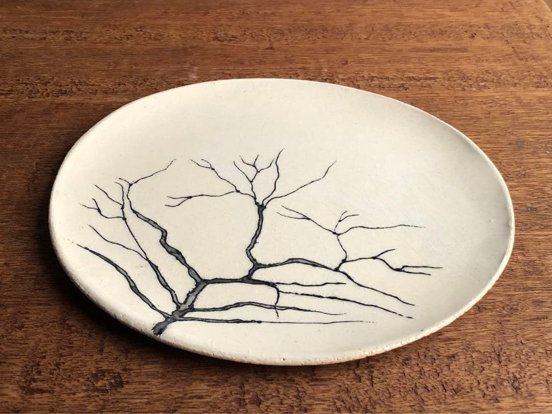 北欧　樹木モチーフ　薄平皿2枚セット