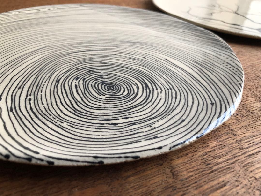 北欧　樹木モチーフ　薄平皿2枚セット