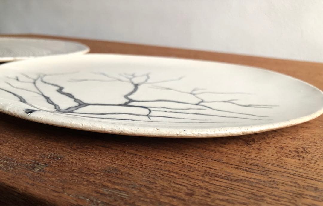 北欧　樹木モチーフ　薄平皿2枚セット