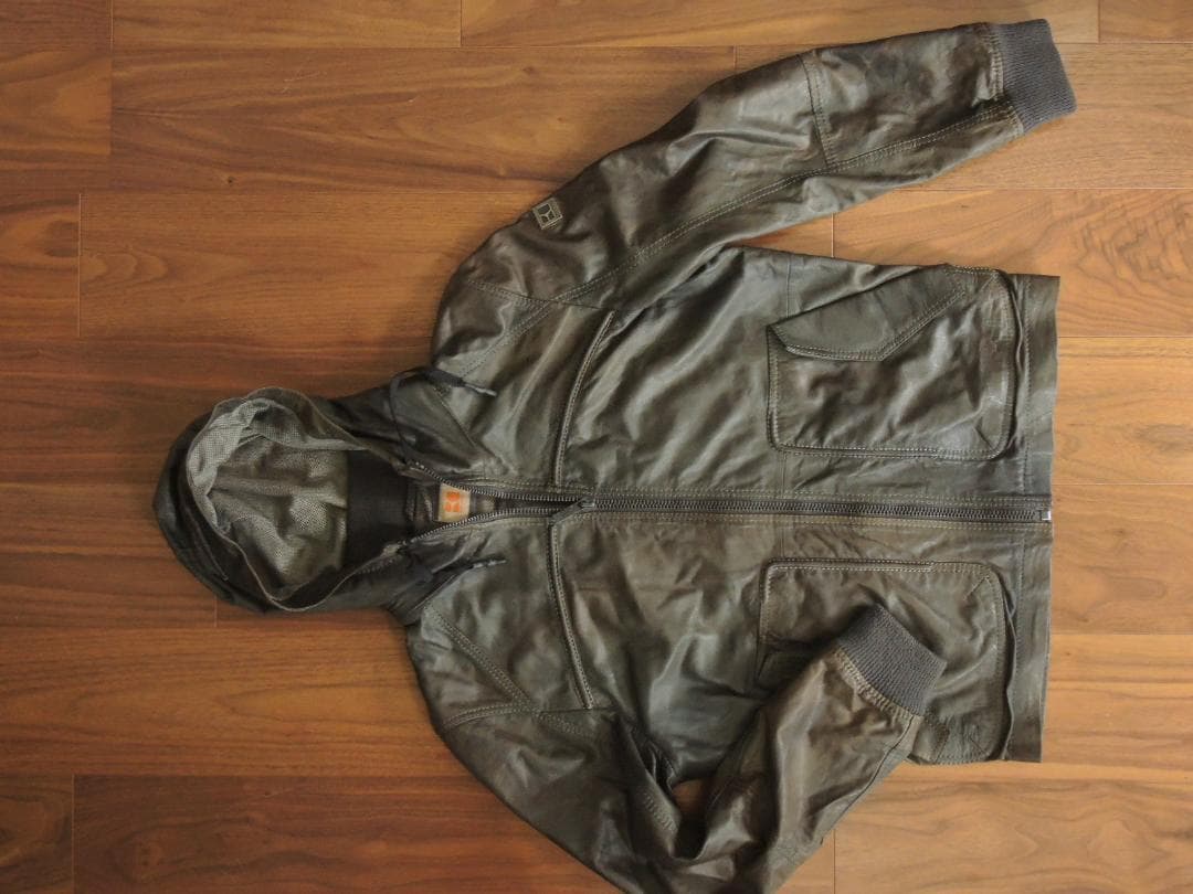 25万円　BOSS　ヒューゴボス　レザージャケット　48　極薄シープ　春夏にも