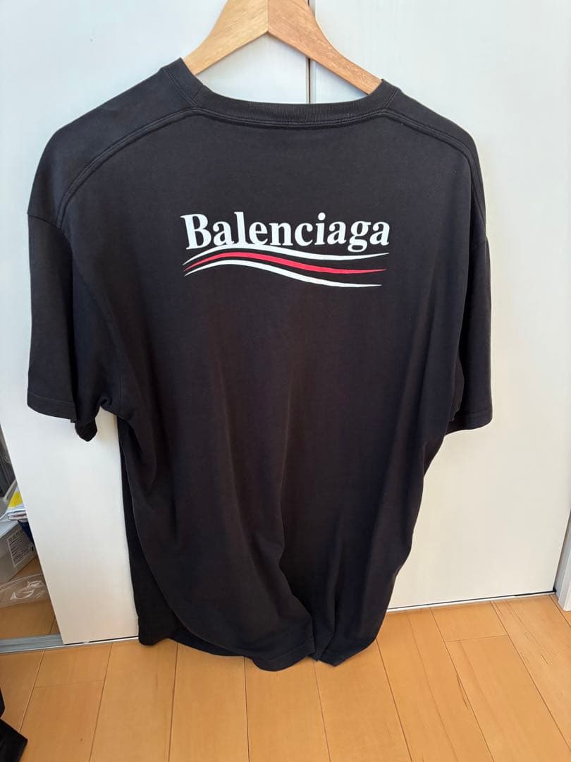 バレンシアガtシャツ