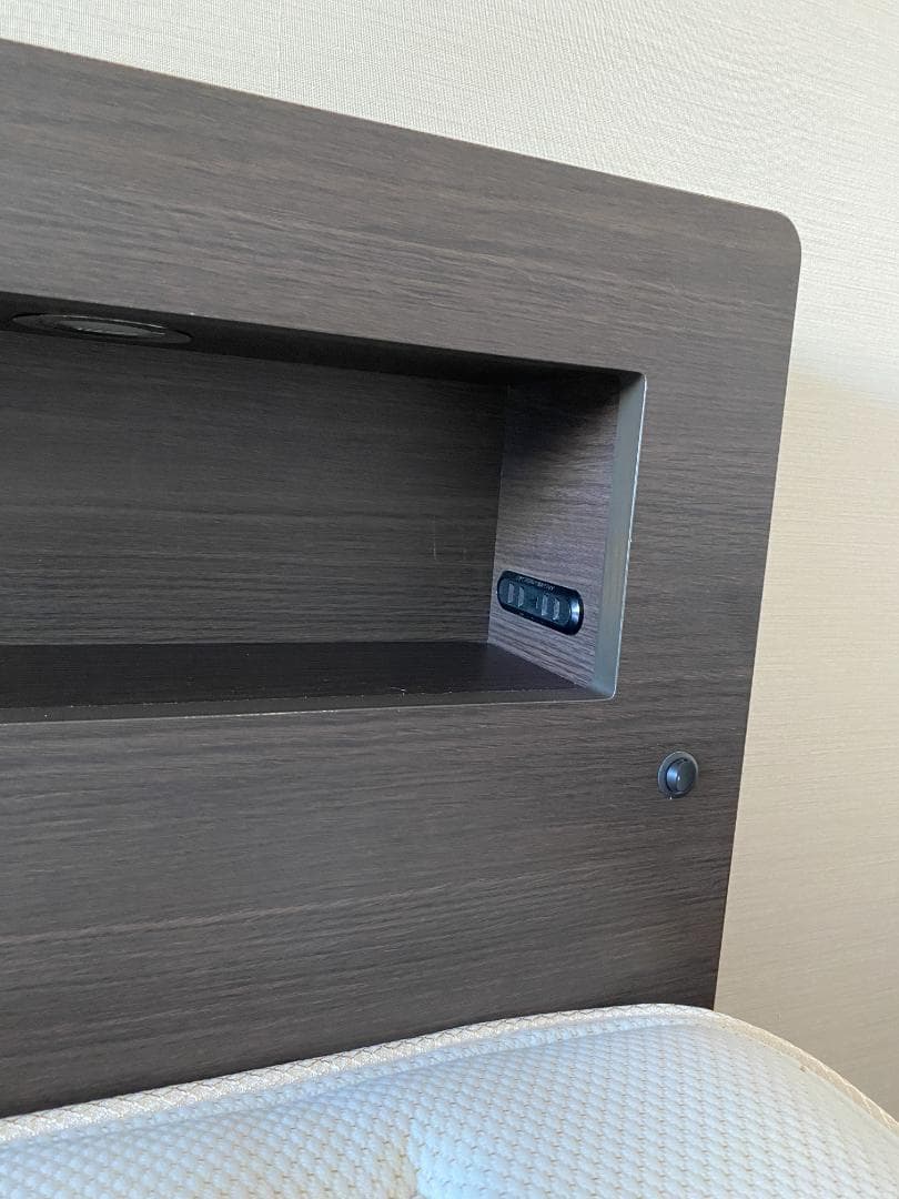 シモンズ　ゴールデンバリュー【ダブルサイズ】マットレス＋ベッドフレーム