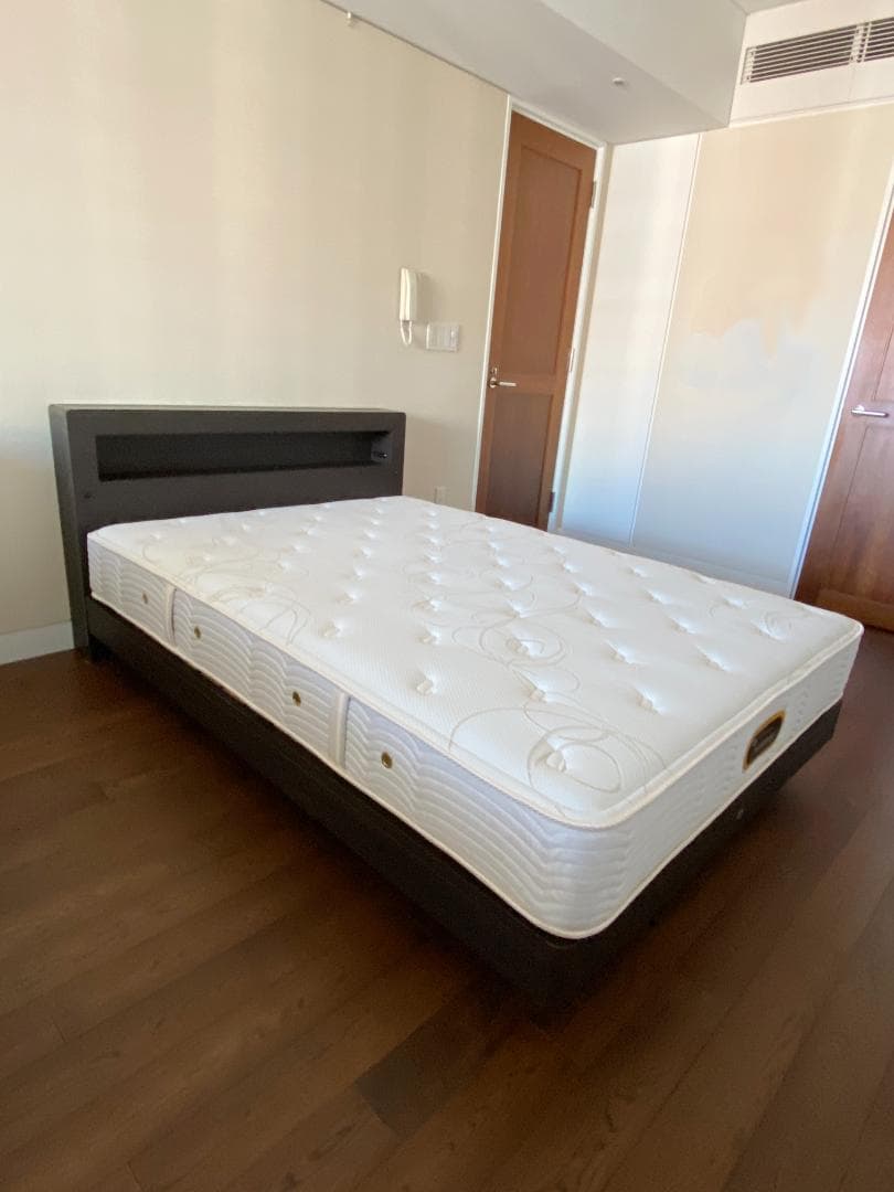 シモンズ　ゴールデンバリュー【ダブルサイズ】マットレス＋ベッドフレーム