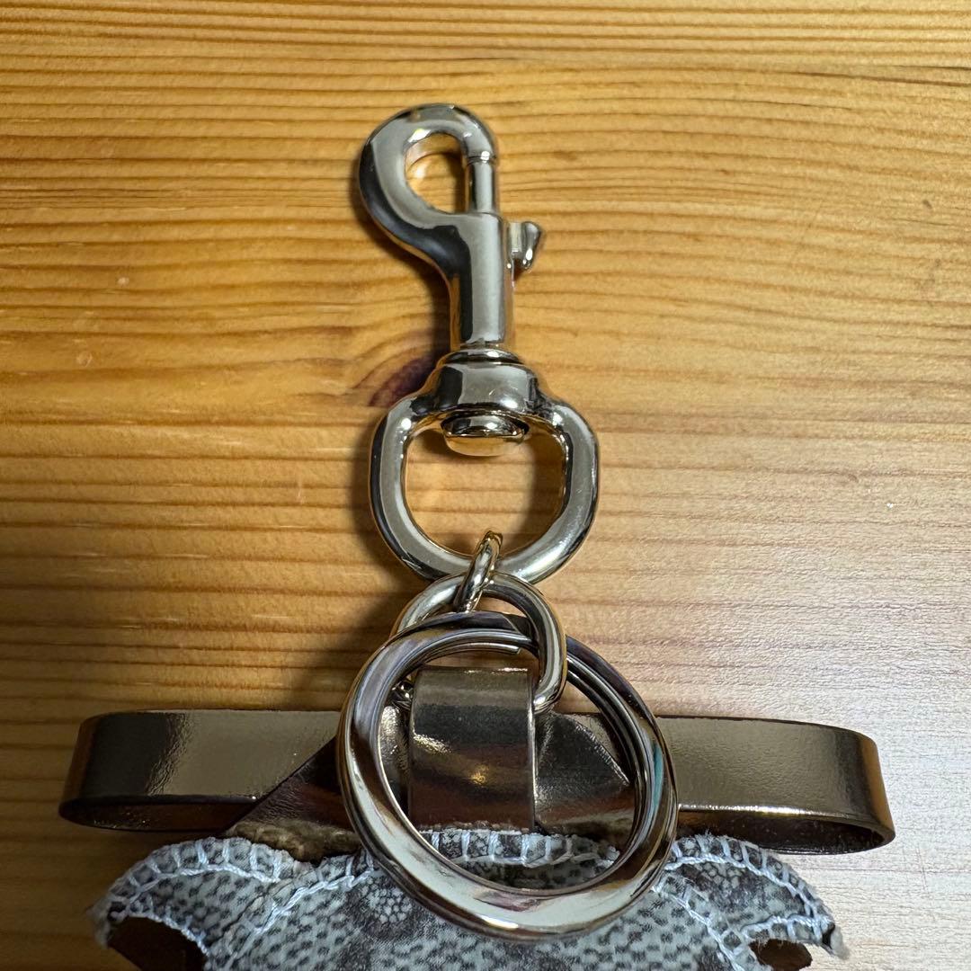 GUCCI 犬型キーホルダー ブルドッグ 箱付き