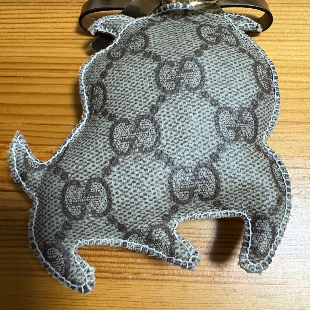 GUCCI 犬型キーホルダー ブルドッグ 箱付き