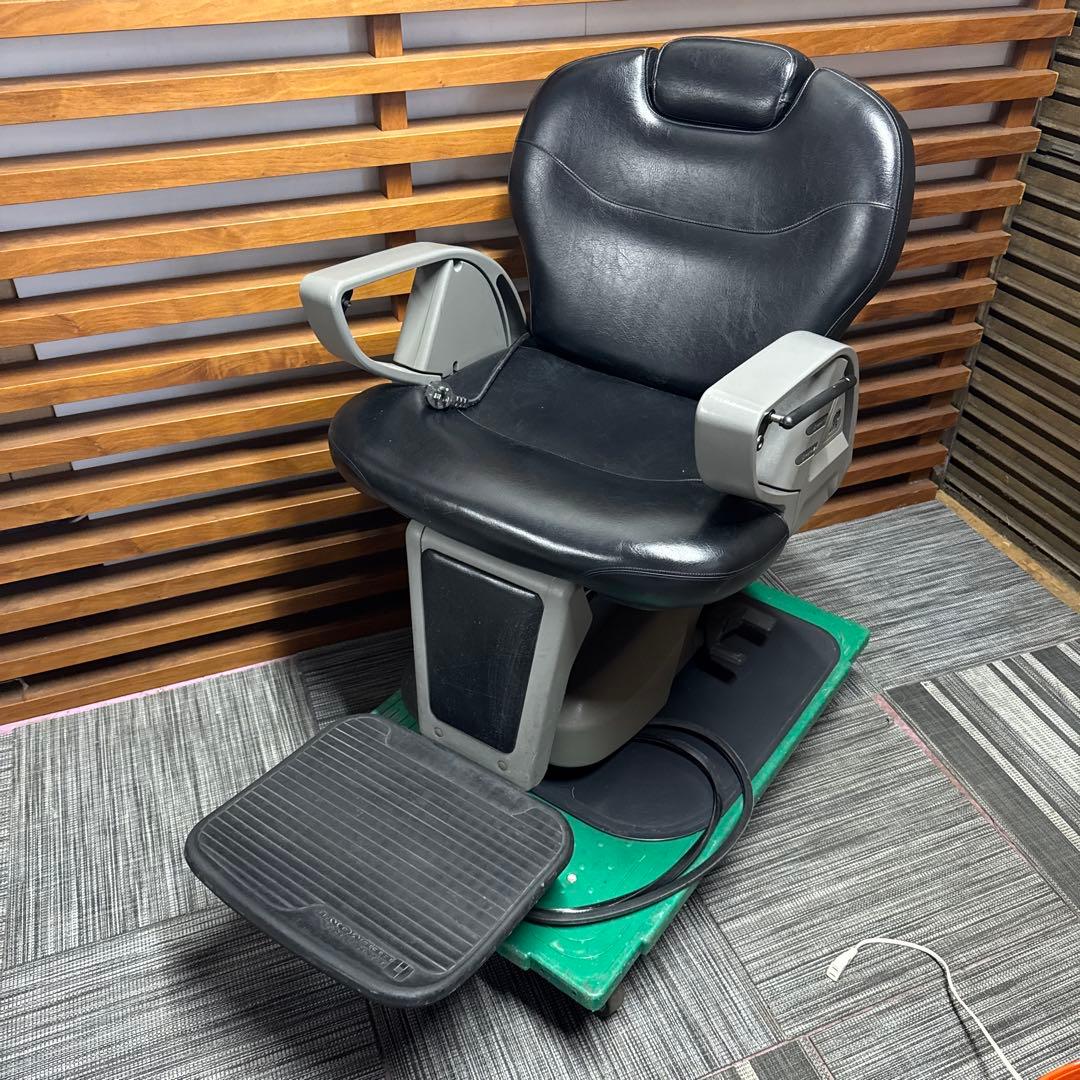 ◆2◆タカラベルモント、バーバー　電動カットチェア.一流ブランド