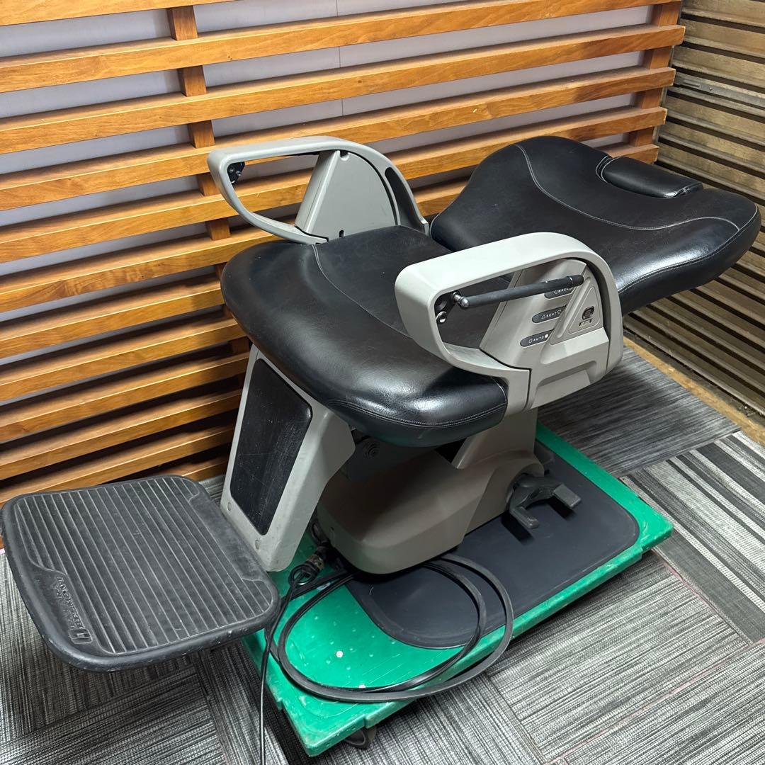 ◆2◆タカラベルモント、バーバー　電動カットチェア.一流ブランド