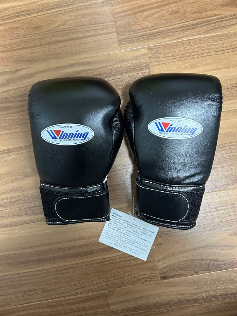 Winning ボクシンググローブ 8 oz ブラック
